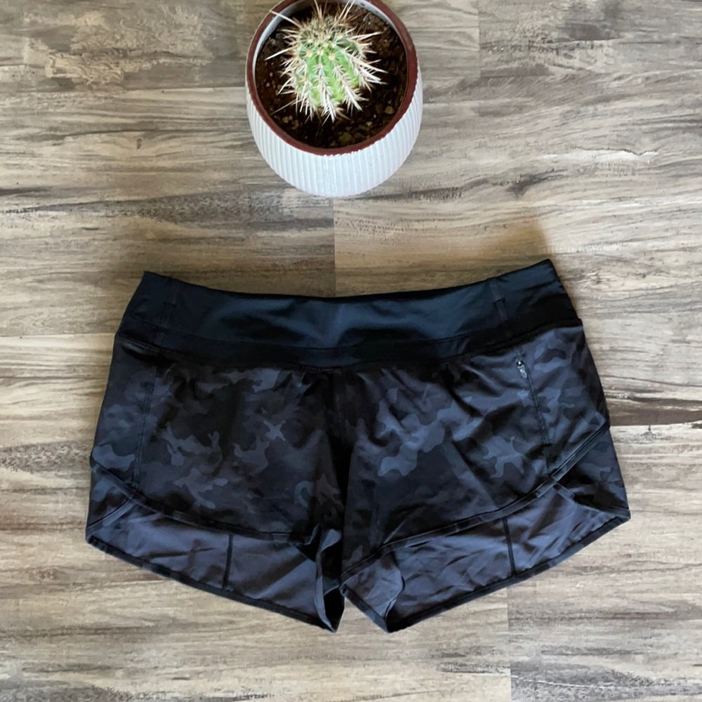 NWT CRZ Yoga 2.5” Sport Shorts
